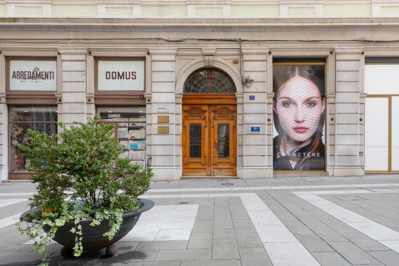 Trieste Chic Studio: Historic Elegance Luaran gambar
